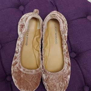 Lucky ballerina flats